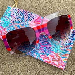 Lilly Pulitzer sunglasses 🪸